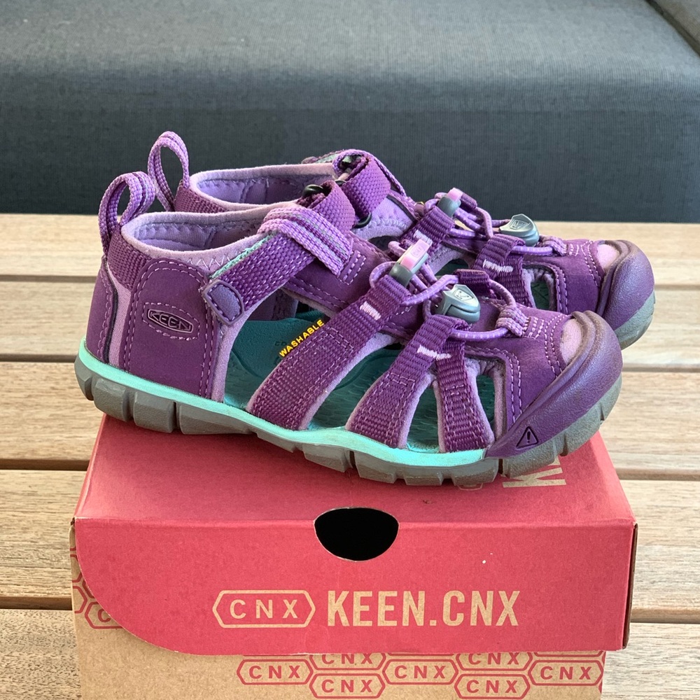KEEN SEACAMP II CNX unisex KIDS/Toddler 10 - Majesty/Tibetan Stone  *LIKE NEW*